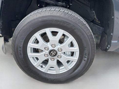 Used 2025 Toyota Tacoma SR5 RWD image 37