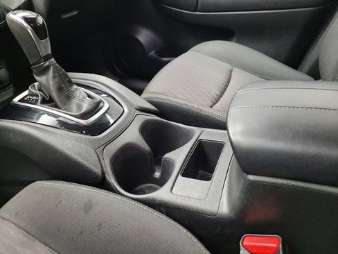 Used 2020 Nissan Rogue S FWD image 26
