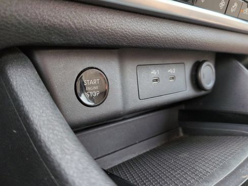 Used 2025 Nissan Rogue SV AWD/4WD image 27