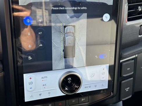 Used 2025 Ford F150 Lightning Flash image 18