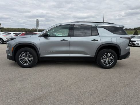 Used 2026 Chevrolet Traverse LT AWD/4WD image 8