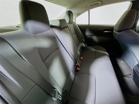 Used 2021 Toyota Corolla LE image 24