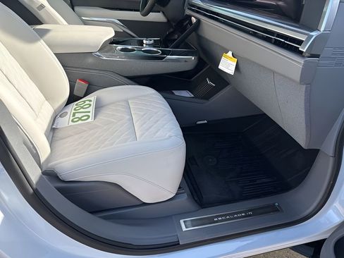 New 2026 Cadillac Escalade IQ Luxury 1 w/ LPO, Floor Liner Package AWD/4WD image 17