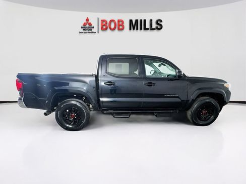 Used 2019 Toyota Tacoma SR5 RWD image 8
