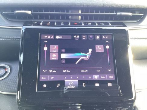 New 2025 Jeep Grand Cherokee Laredo X w/ Luxury Tech Group I image 19