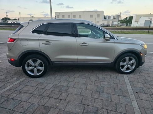 Used 2017 Lincoln MKC Premiere FWD image 8