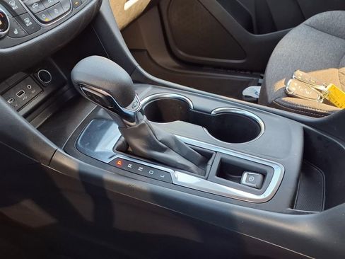 Used 2024 Chevrolet Equinox LT w/ LPO, Floor Liner Package FWD image 10