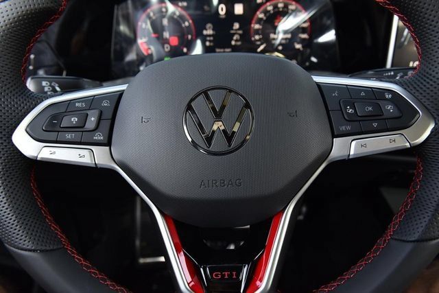 New 2026 Volkswagen GTI SE FWD image 18