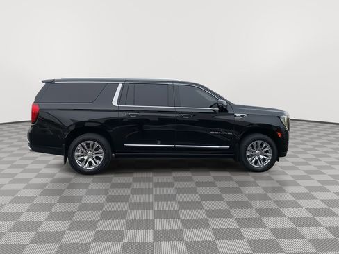 Used 2022 GMC Yukon XL Denali image 8