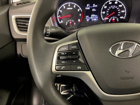Used 2019 Hyundai Accent SE FWD image 11