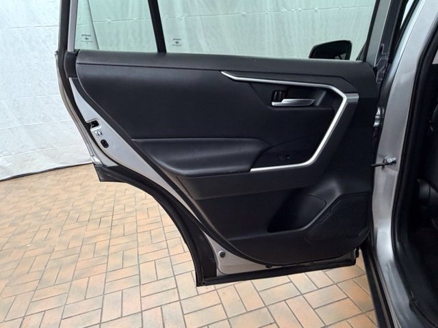 Used 2019 Toyota RAV4 XLE FWD image 14