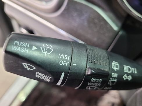 Used 2018 Jeep Grand Cherokee Limited image 43