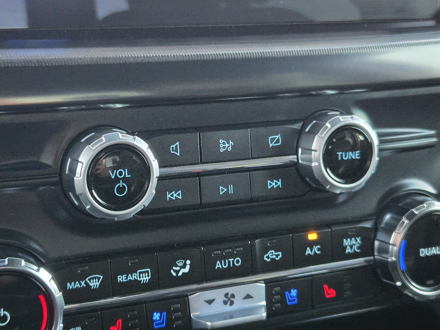 Used 2024 Ford F150 Lariat AWD/4WD image 29