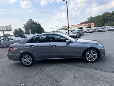 Used 2011 Mercedes-Benz E 350 4MATIC Sedan image 4