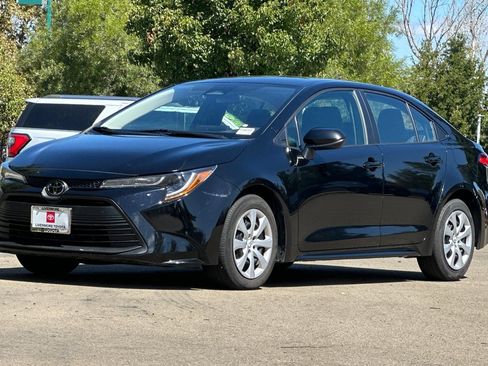 Used 2024 Toyota Corolla LE FWD image 8
