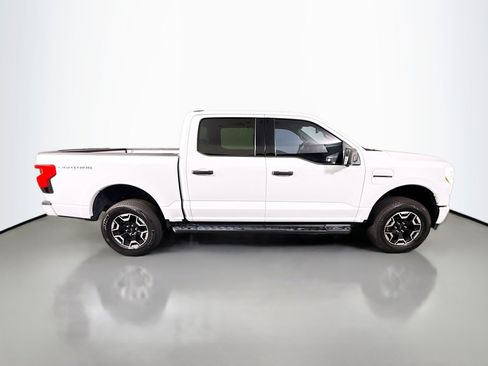 Used 2023 Ford F150 Lightning XLT image 11