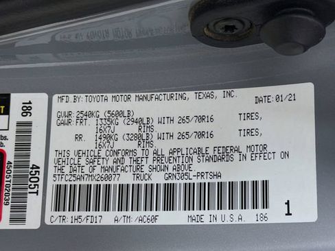 Used 2021 Toyota Tacoma TRD Off-Road AWD/4WD image 35