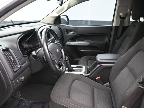 Used 2022 Chevrolet Colorado LT w/ LT Convenience Package image 12