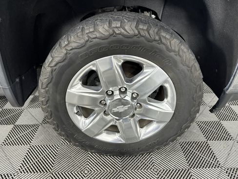 Used 2020 Chevrolet Silverado 2500 LTZ w/ LTZ Plus Package AWD/4WD image 10