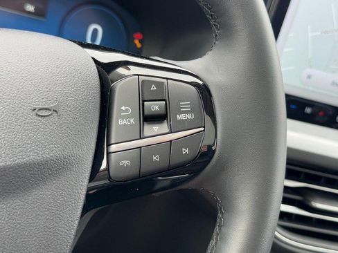 Used 2024 Ford Escape Platinum w/ Premium Technology Package AWD/4WD image 18