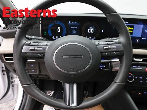 Used 2025 Hyundai Sonata SEL FWD image 10