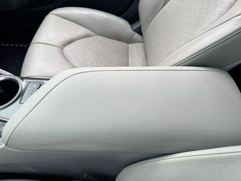 Used 2018 Toyota Camry XSE FWD image 20