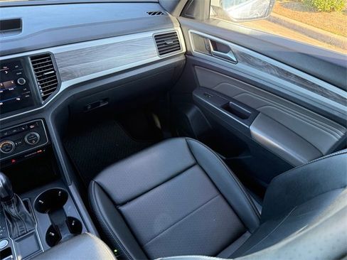 Used 2021 Volkswagen Atlas Cross Sport SE image 25
