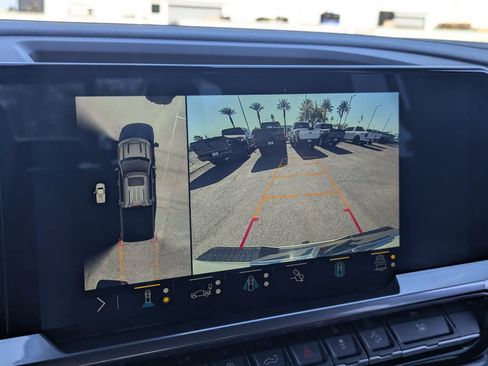 Used 2023 Chevrolet Silverado 1500 High Country w/ Technology Package image 24