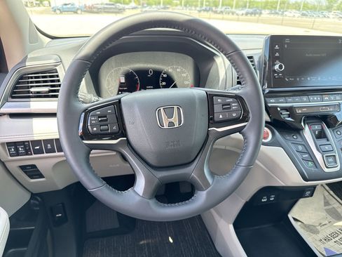 Used 2026 Honda Odyssey EX-L image 11
