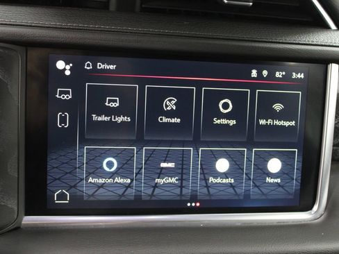 Used 2024 GMC Yukon XL Denali image 56