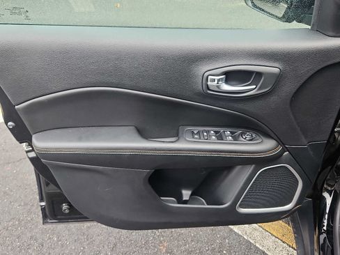 Used 2020 Jeep Compass Latitude w/ Popular Equipment Group AWD/4WD image 12