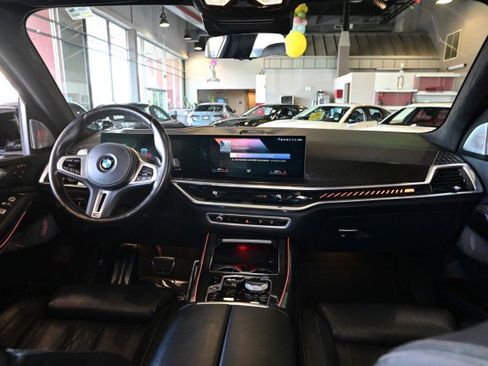 Used 2023 BMW X7 M60i w/ Executive Package image 33