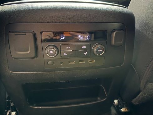 Used 2018 Chevrolet Tahoe LT AWD/4WD image 33