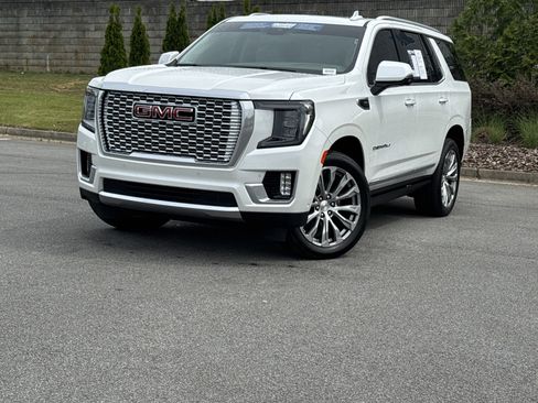Used 2024 GMC Yukon Denali w/ Advanced Technology Package image 5