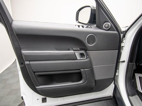 Used 2019 Land Rover Range Rover Sport HSE image 24