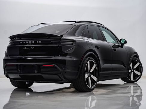 Certified 2025 Porsche Macan 4S Electric AWD/4WD image 11