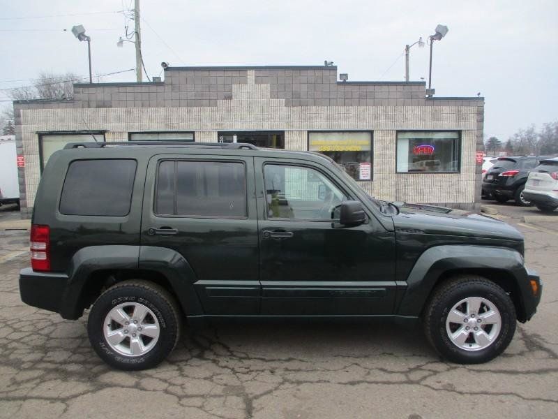 Used 2011 Jeep Liberty Sport w/ Popular Equipment Group AWD/4WD image 2