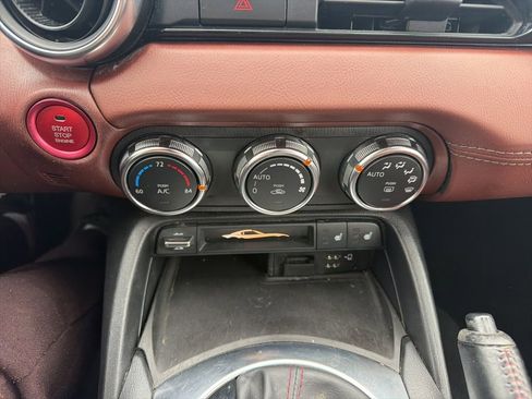 Used 2019 MAZDA MX-5 Miata RF Grand Touring image 34