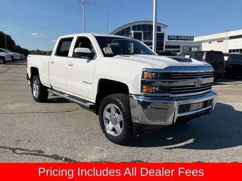 Used 2018 Chevrolet Silverado 2500 LT AWD/4WD image 3