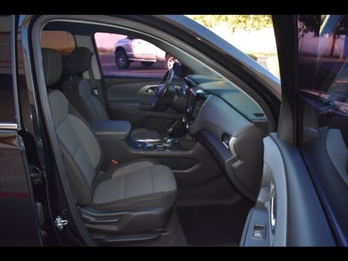 Used 2018 Chevrolet Traverse LT image 36