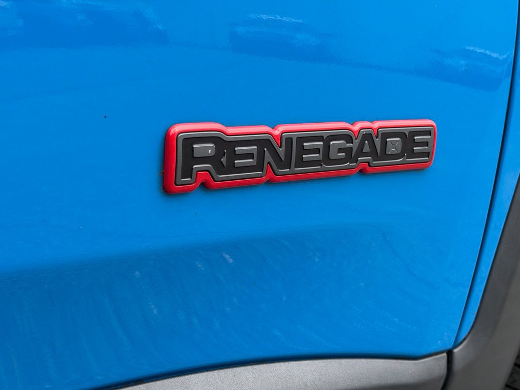 Used 2015 Jeep Renegade Trailhawk w/ Premium Leather Group AWD/4WD image 13