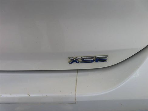 Used 2021 Toyota Highlander XSE FWD image 14