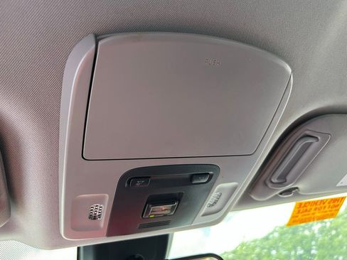 Used 2021 Toyota Camry SE image 28