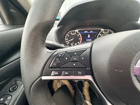 Used 2022 Nissan Altima 2.5 SV FWD image 32