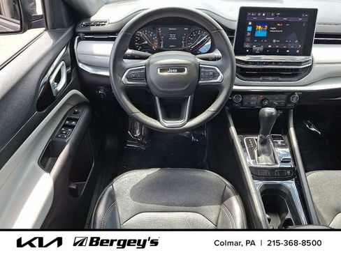 Used 2023 Jeep Compass Limited AWD/4WD image 13