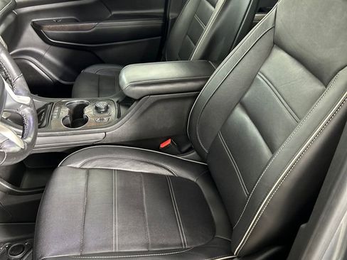 Used 2020 GMC Acadia Denali w/ Trailering Package image 12