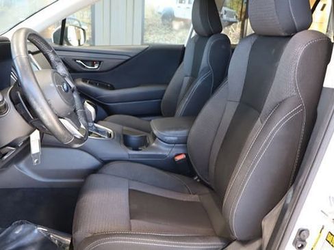 Used 2022 Subaru Outback Premium image 10
