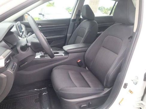 Certified 2025 Nissan Altima 2.5 SV FWD image 18
