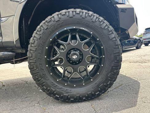 Used 2017 Ford F150 XLT w/ Equipment Group 302A Luxury AWD/4WD image 13