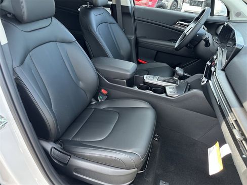 New 2026 Kia Sportage EX image 41